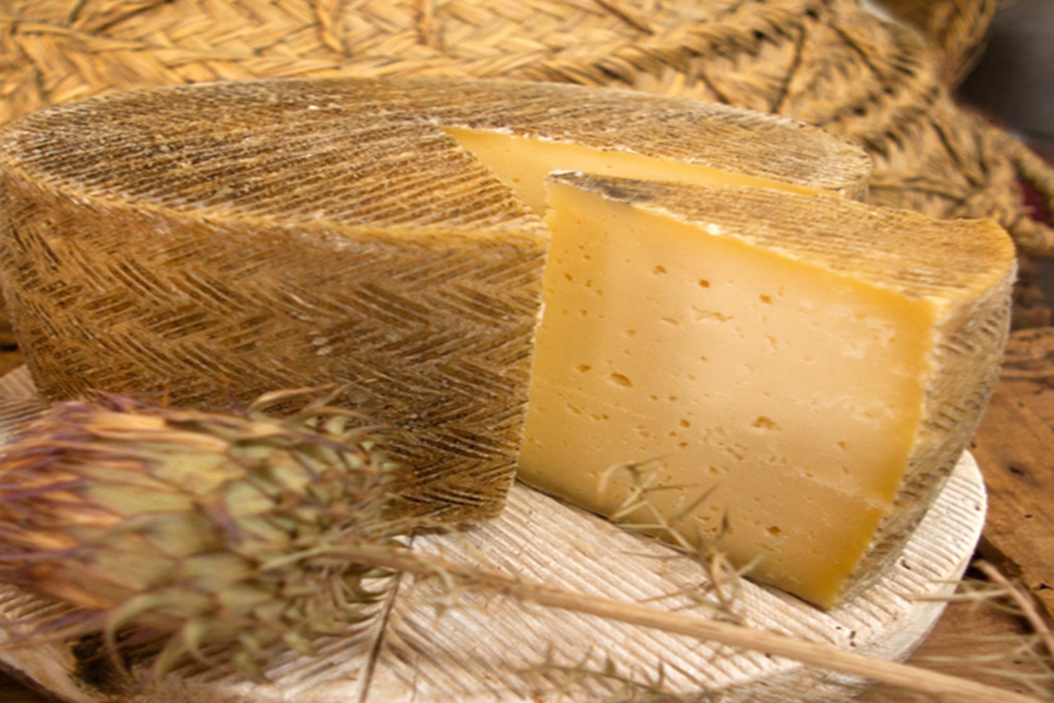 Ibéricos y quesos con queso manchego de oveja D.O.