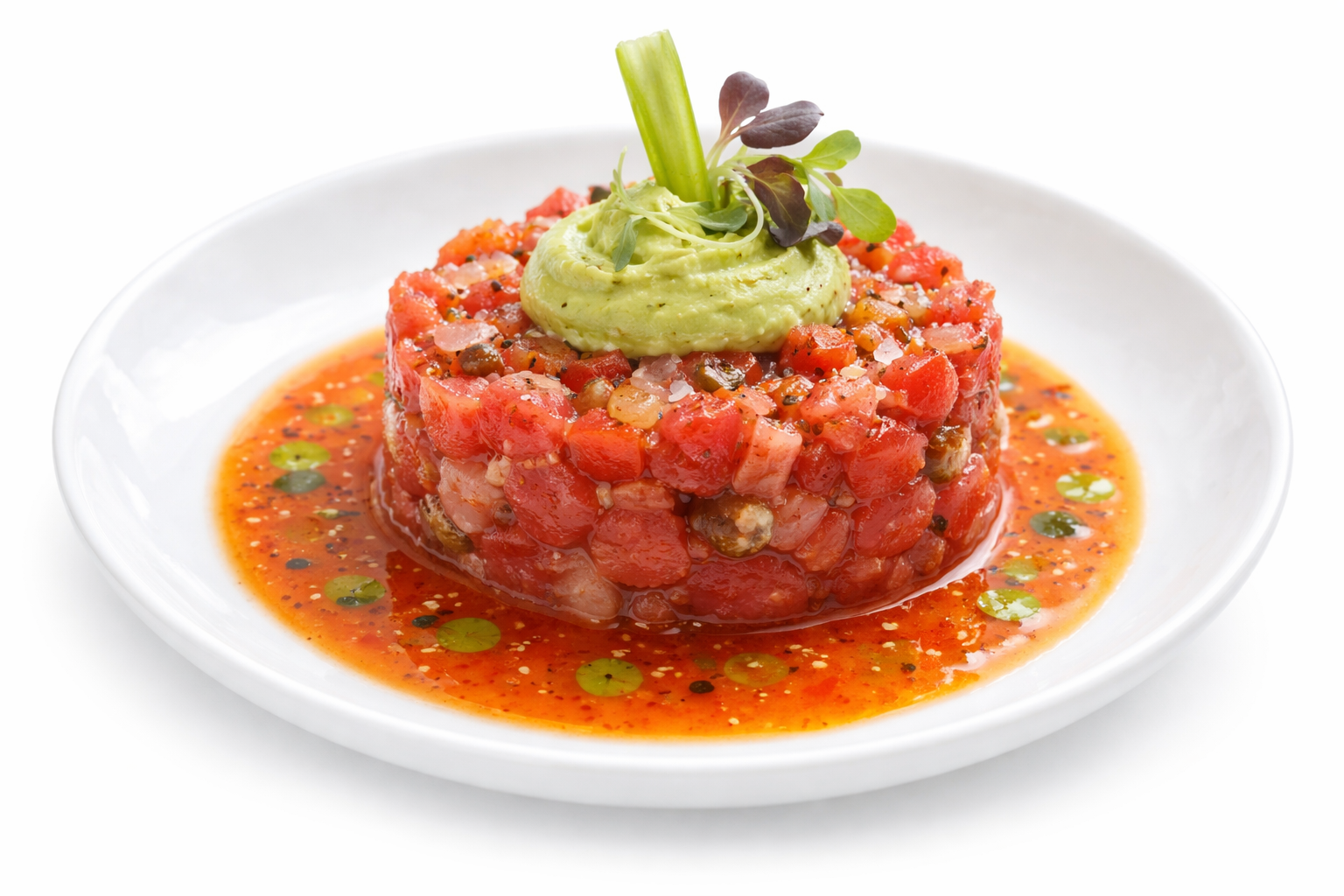 Entrantes con tartar de atún rojo y Bloody Mary