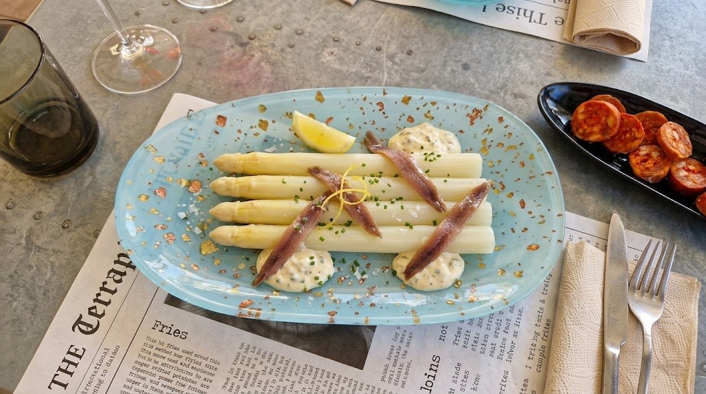 Espárrago extra gordo con anchoa doble 0 y salsa tártara