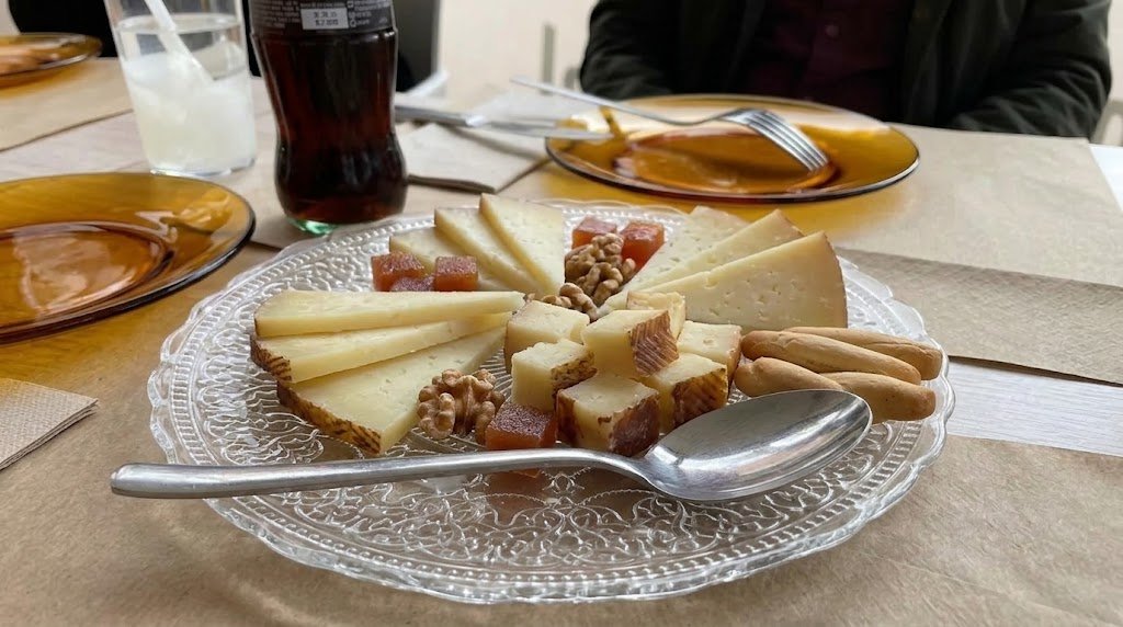 Ibéricos y quesos con queso ahumado Idiazabal D.O.P.