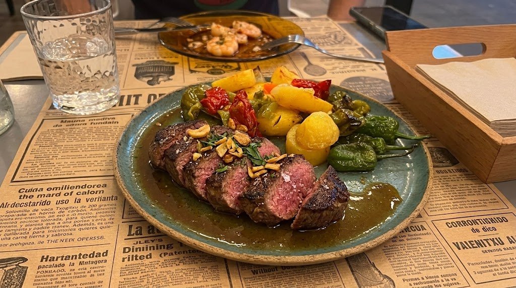 Nuestras carnes con solomillo de vaca Txogitxu al horno de carbón