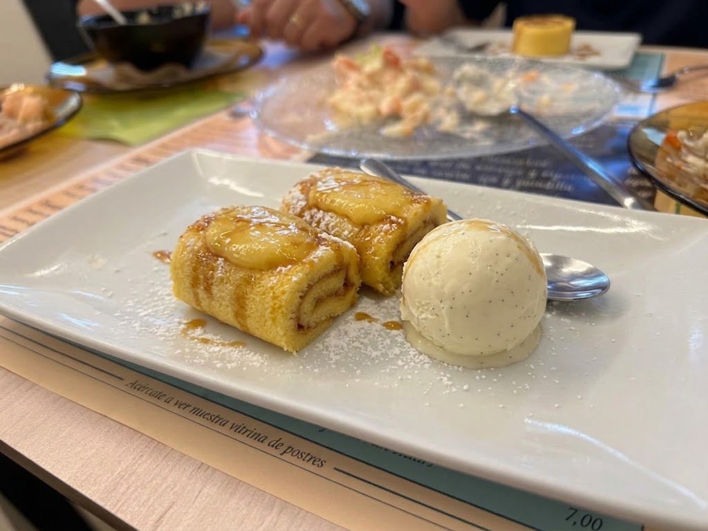 Postres con pionono de Santa Fe y helado de vainilla