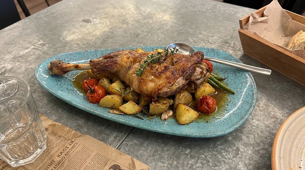 Nuestras carnes con pierna o paletilla de cordero lechal al horno