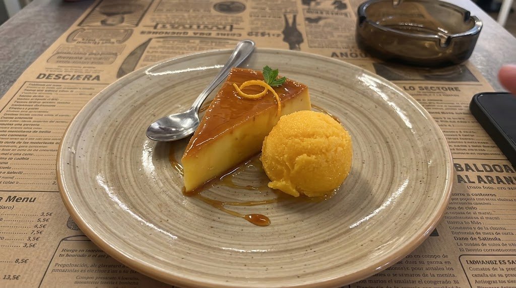 Tocino de cielo con sorbete de mandarina